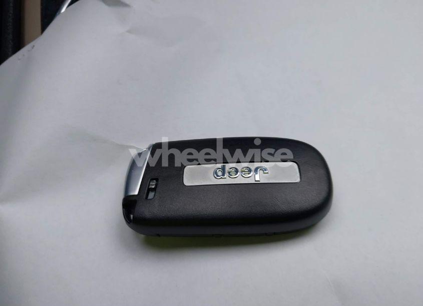 Photo 11 of 2017 Jeep Grand CHEROKEE OVERLAND 4X4 (VIN 1C4RJFCG4HC602197)