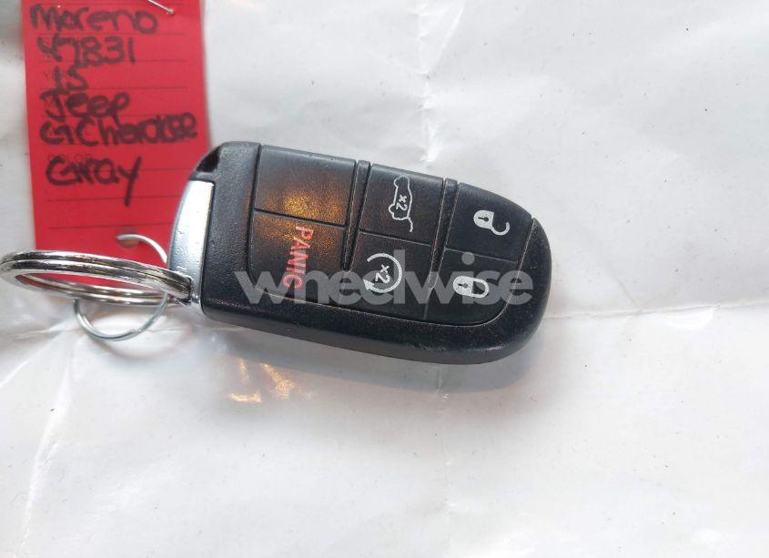 Photo 11 of 2015 Jeep Grand CHEROKEE OVERLAND (VIN 1C4RJFCG6FC847595)