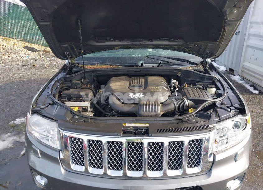 Photo 10 of 2013 Jeep Grand CHEROKEE OVERLAND SUMMIT (VIN 1C4RJFCG8DC581719)