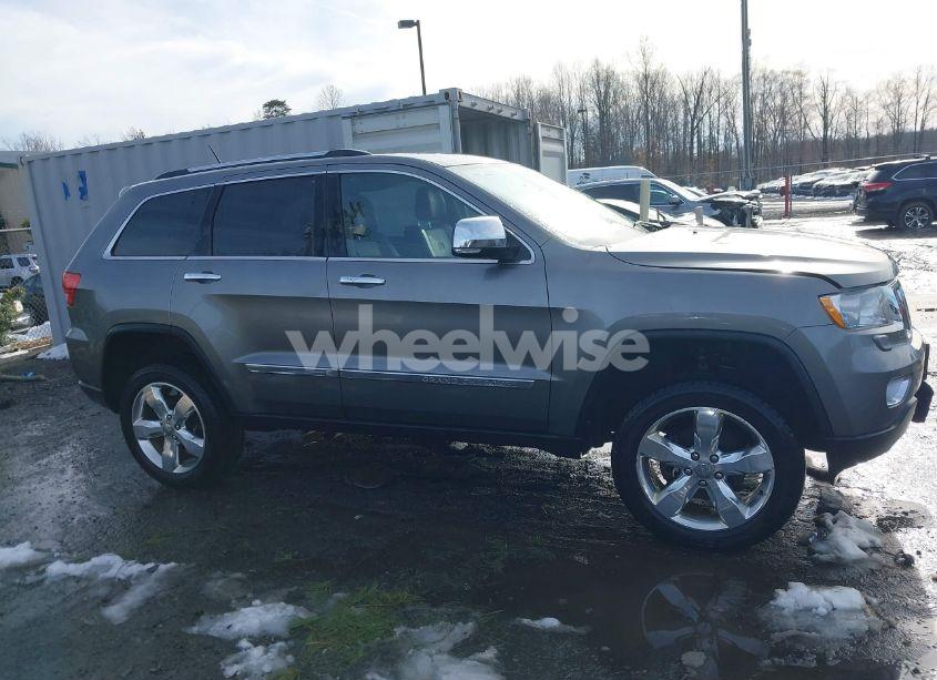 Photo 13 of 2013 Jeep Grand CHEROKEE OVERLAND SUMMIT (VIN 1C4RJFCG8DC581719)