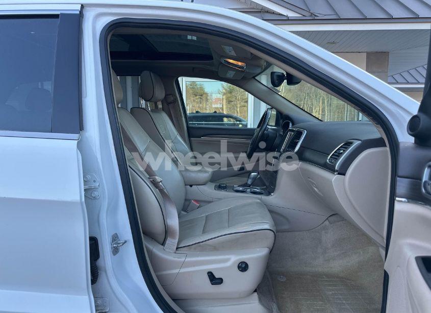 Photo 5 of 2018 Jeep Grand CHEROKEE OVERLAND (VIN 1C4RJFCG8JC227467)