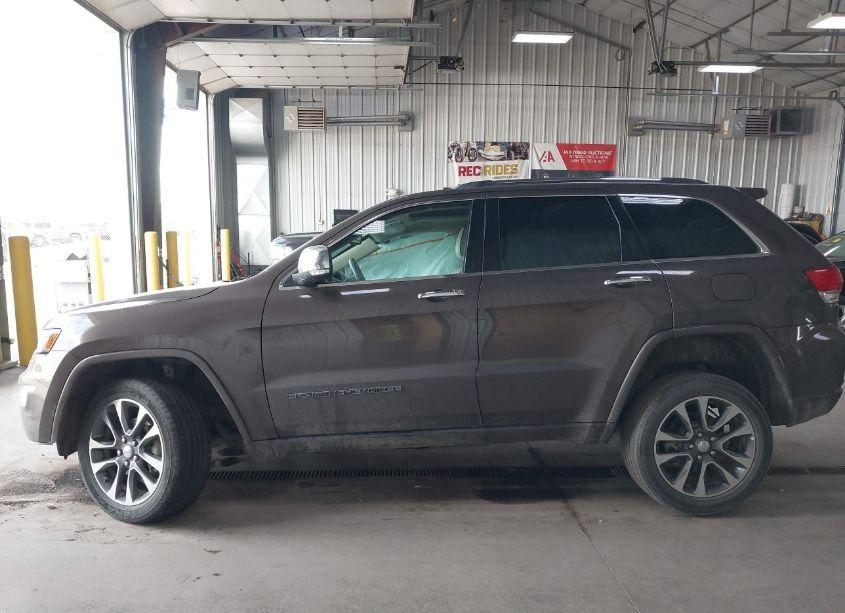 Photo 14 of 2018 Jeep Grand CHEROKEE OVERLAND 4X4 (VIN 1C4RJFCG8JC227890)