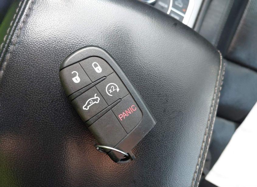 Photo 11 of 2019 Jeep Grand CHEROKEE OVERLAND 4X4 (VIN 1C4RJFCT1KC655685)