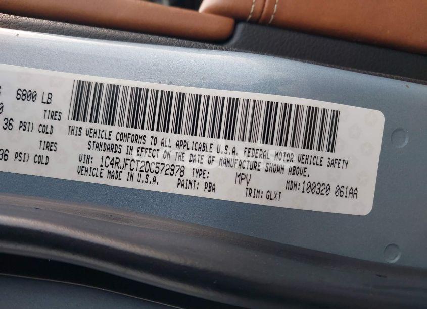Photo 9 of 2013 Jeep Grand CHEROKEE OVERLAND SUMMIT (VIN 1C4RJFCT2DC572978)