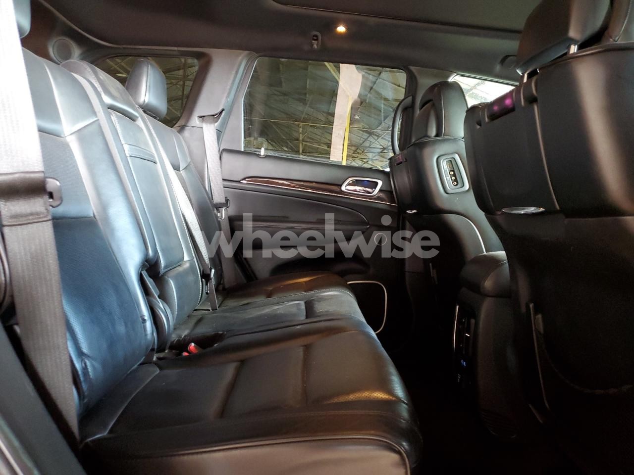 Photo 10 of 2016 JEEP GRAND CHEROKEE OVERLAND (VIN 1C4RJFCT3GC421474)