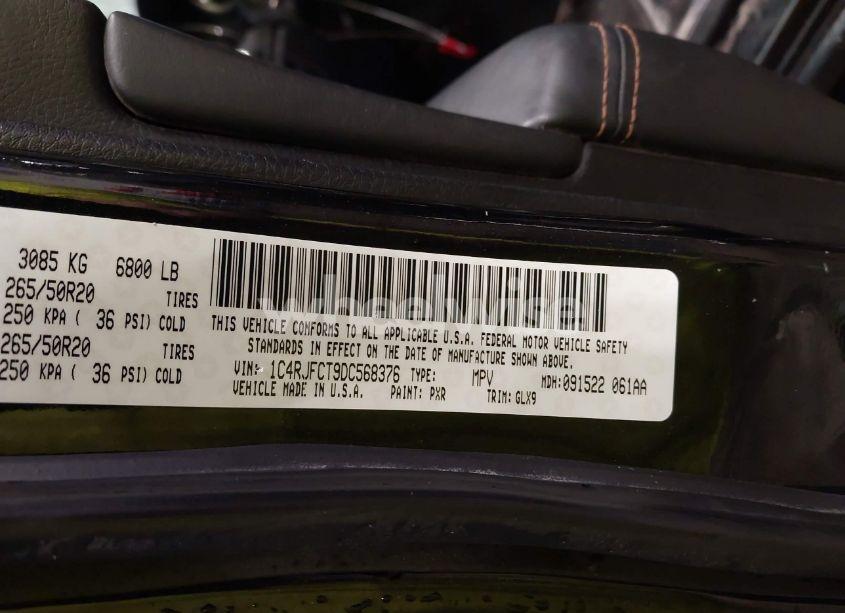 Photo 9 of 2013 Jeep Grand CHEROKEE OVERLAND SUMMIT (VIN 1C4RJFCT9DC568376)