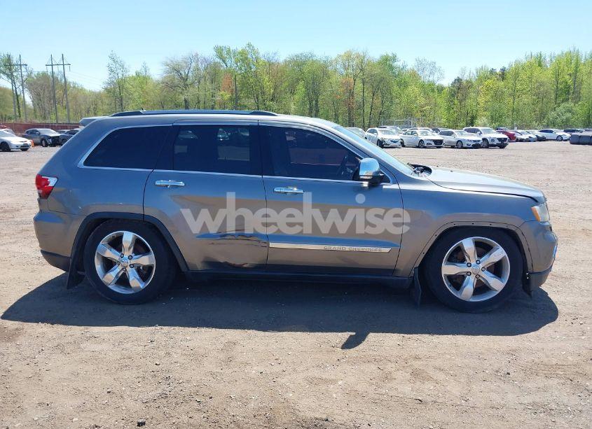 Photo 13 of 2013 Jeep Grand CHEROKEE OVERLAND SUMMIT (VIN 1C4RJFCTXDC555233)