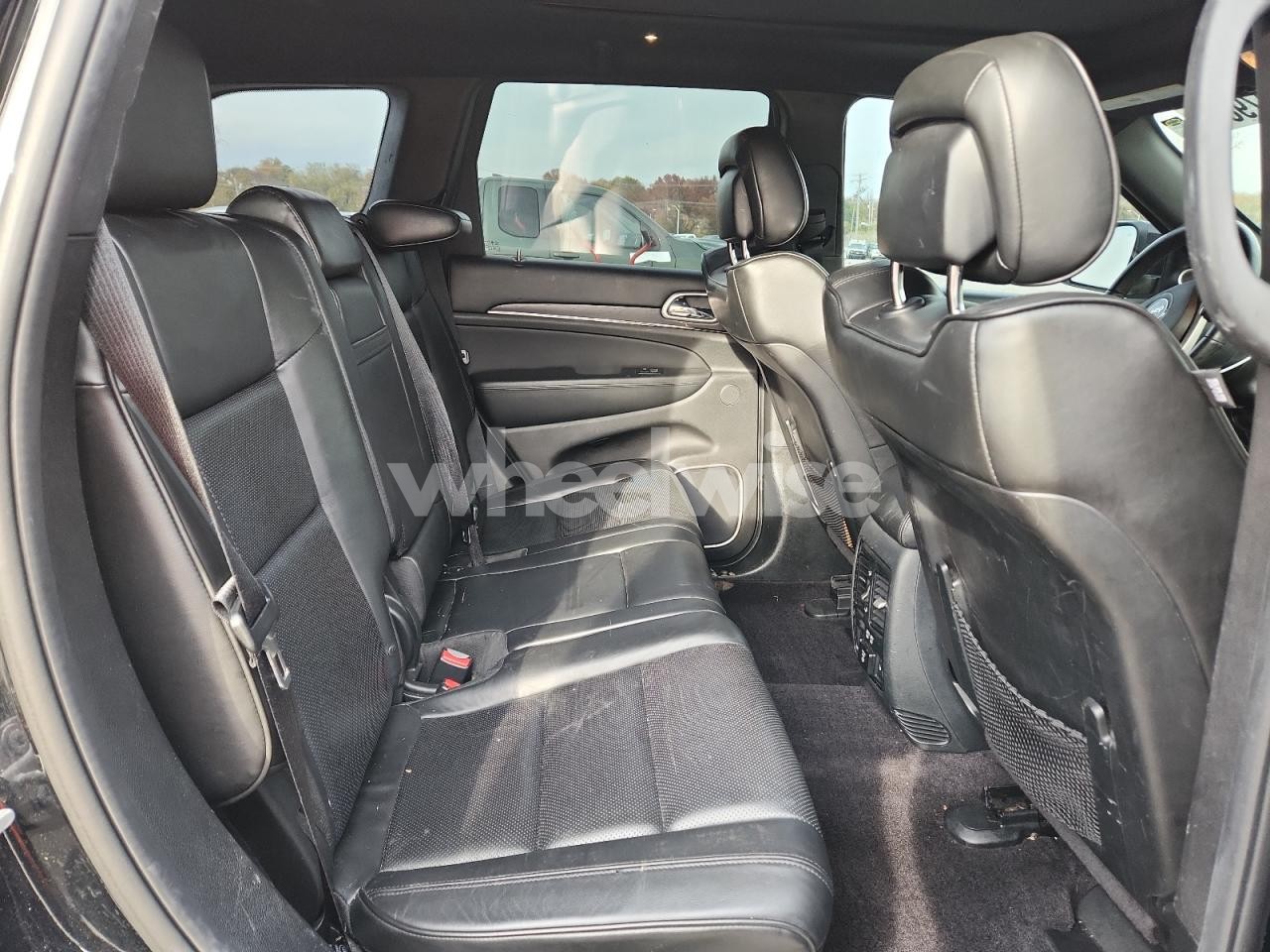 Photo 10 of 2018 JEEP GRAND CHEROKEE OVERLAND (VIN 1C4RJFCTXJC233946)