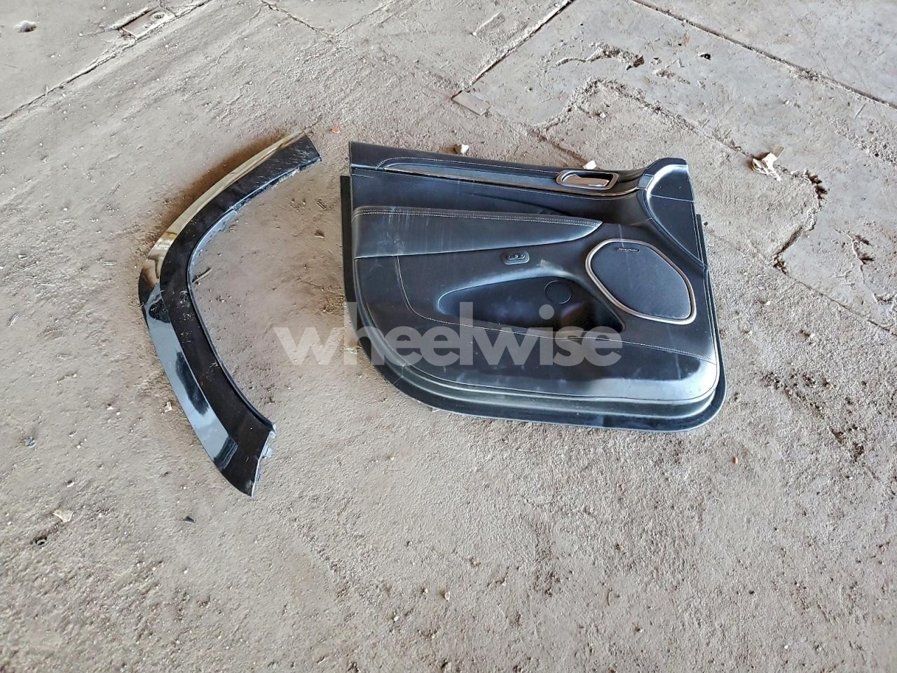 Photo 13 of 2017 JEEP GRAND CHEROKEE SRT-8 (VIN 1C4RJFDJ3HC694736)