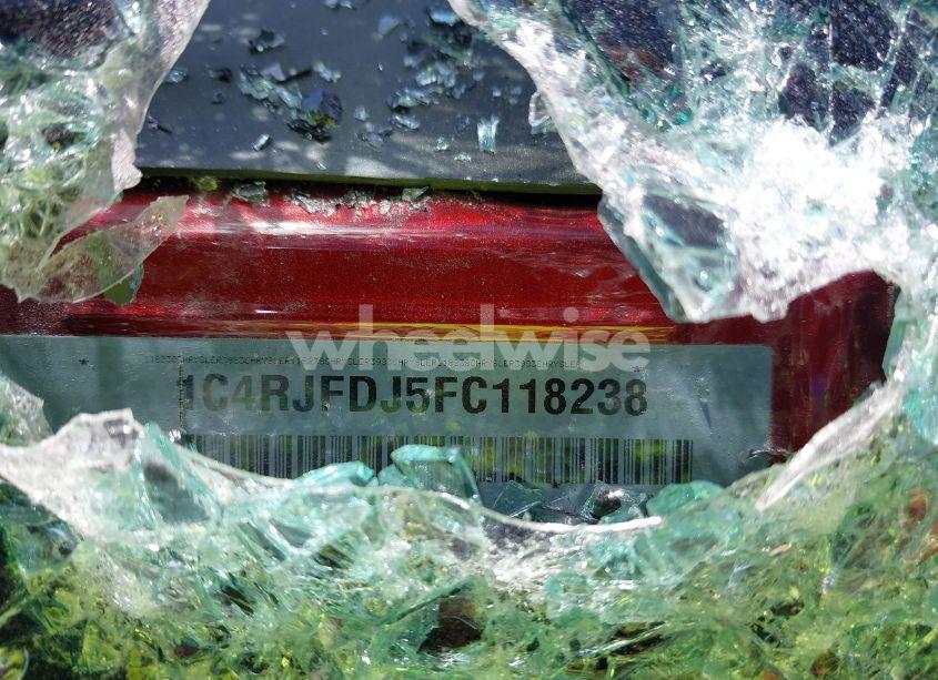 Photo 9 of 2015 Jeep Grand CHEROKEE SRT (VIN 1C4RJFDJ5FC118238)