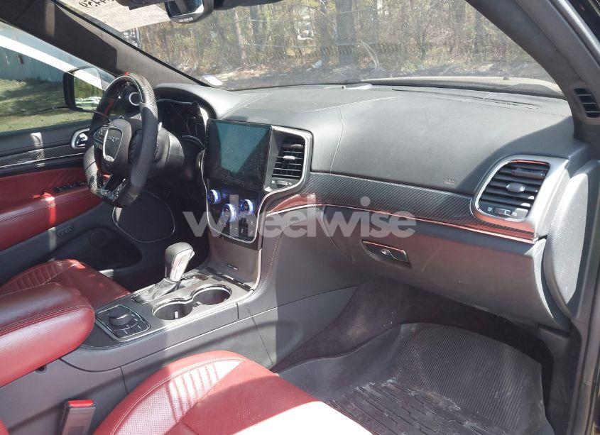 Photo 5 of 2017 Jeep Grand CHEROKEE SRT 4X4 (VIN 1C4RJFDJ5HC688694)