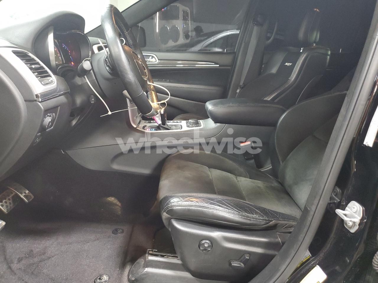 Photo 7 of 2018 JEEP GRAND CHEROKEE SRT-8 N/A (VIN 1C4RJFDJ5JC446963)