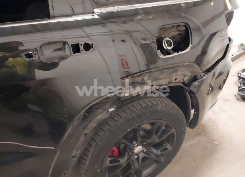 Photo 6 of 2015 Jeep Grand CHEROKEE SRT (VIN 1C4RJFDJ7FC663454)