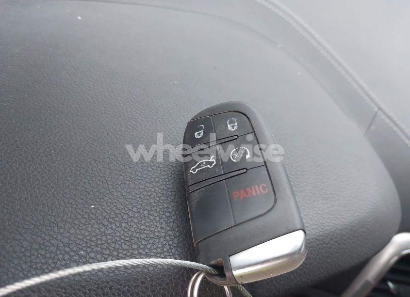 Photo 11 of 2015 Jeep Grand CHEROKEE SRT (VIN 1C4RJFDJ8FC951631)