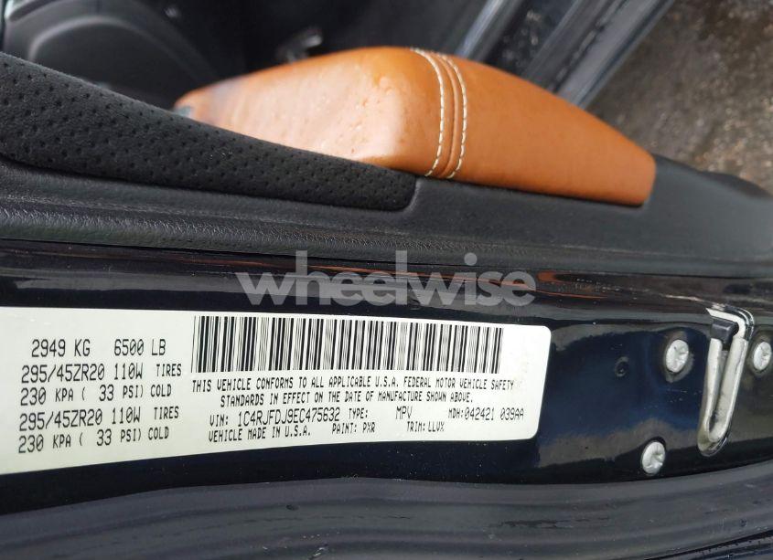 Photo 9 of 2014 Jeep Grand CHEROKEE SRT8 (VIN 1C4RJFDJ9EC475632)