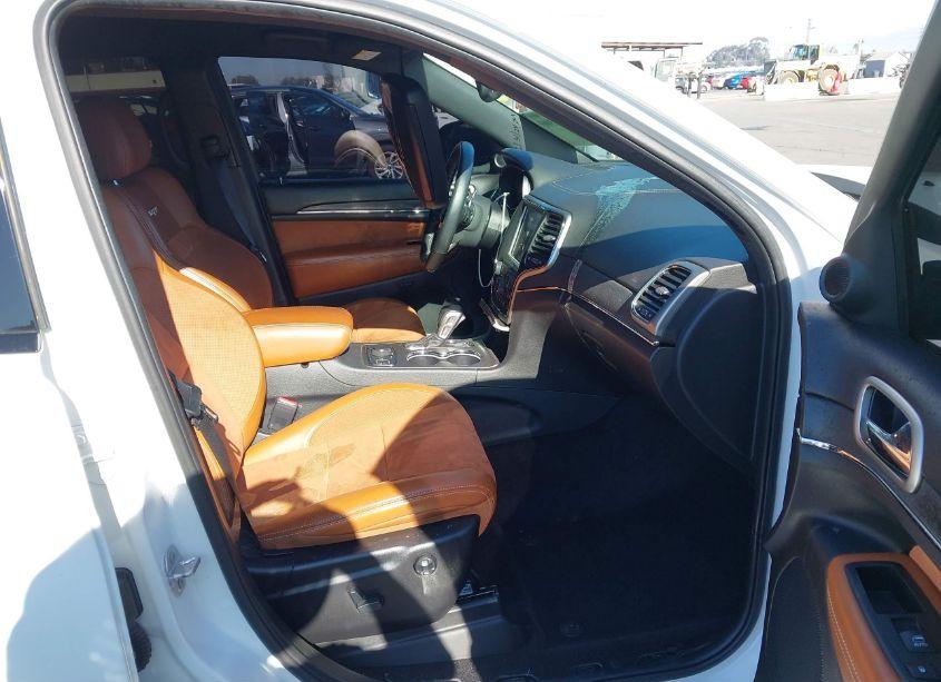 Photo 5 of 2017 Jeep Grand CHEROKEE SRT 4X4 (VIN 1C4RJFDJ9HC696068)