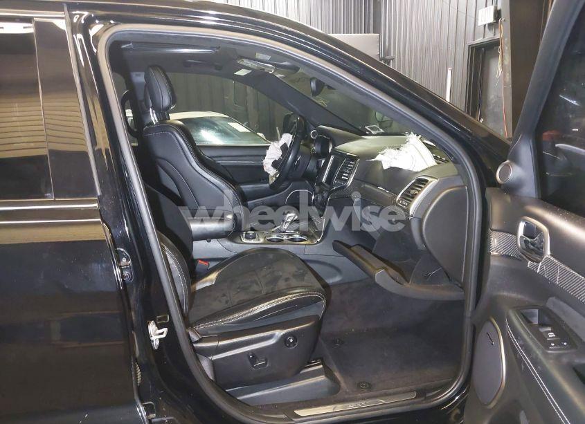 Photo 5 of 2017 Jeep Grand CHEROKEE SRT (VIN 1C4RJFDJ9HC819478)