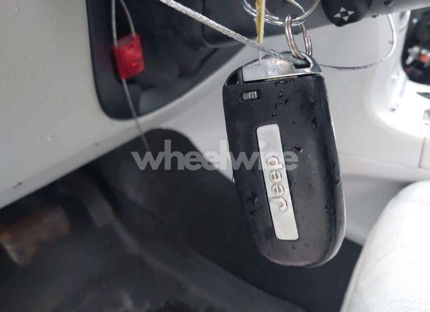 Photo 11 of 2018 Jeep Grand CHEROKEE SUMMIT 4X4 (VIN 1C4RJFJG0JC365250)