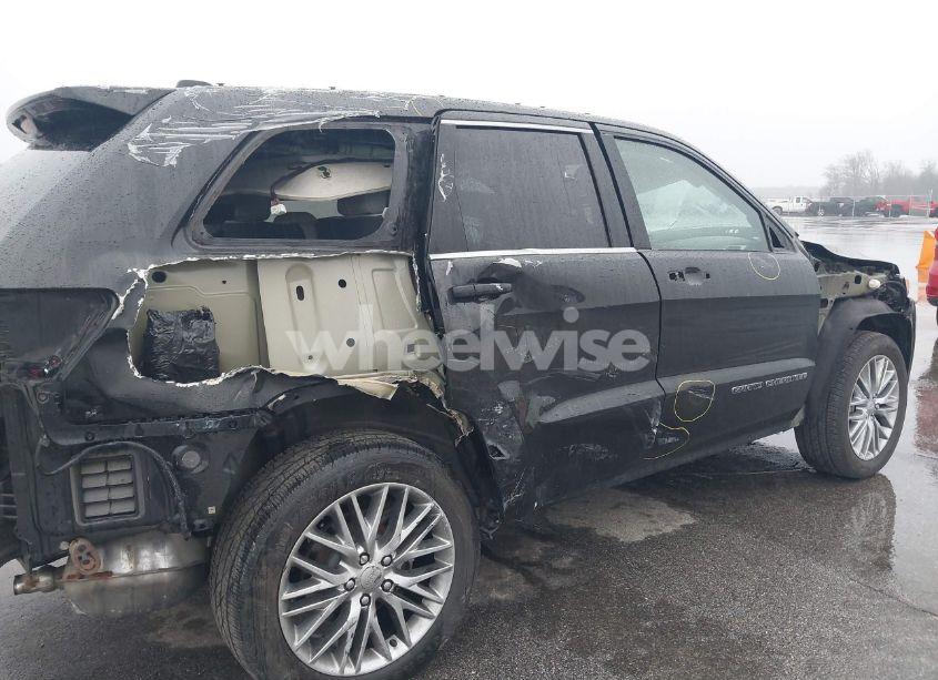 Photo 6 of 2018 Jeep Grand CHEROKEE SUMMIT 4X4 (VIN 1C4RJFJG0JC365250)