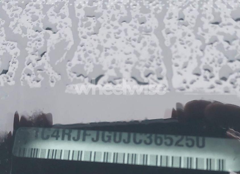 Photo 9 of 2018 Jeep Grand CHEROKEE SUMMIT 4X4 (VIN 1C4RJFJG0JC365250)