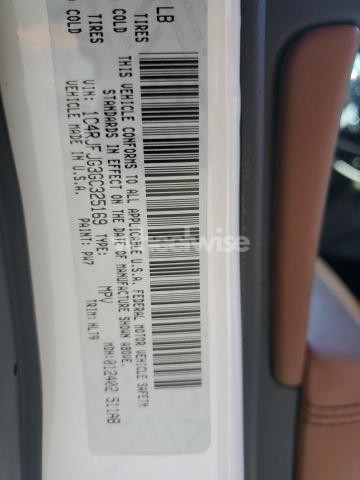 Photo 5 of 2016 JEEP GRAND CHEROKEE SUMMIT (VIN 1C4RJFJG3GC325169)