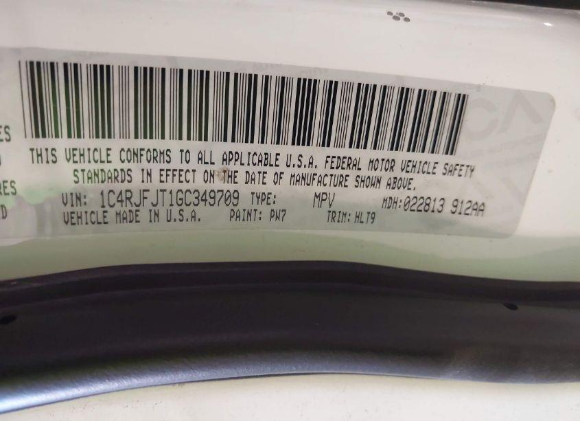 Photo 9 of 2016 Jeep Grand CHEROKEE SUMMIT (VIN 1C4RJFJT1GC349709)