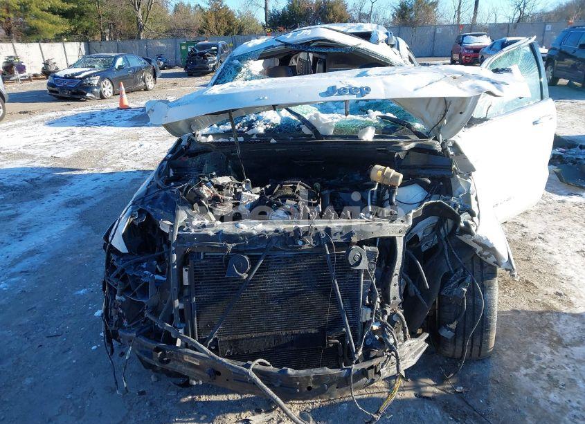 Photo 5 of 2014 Jeep Grand CHEROKEE SUMMIT (VIN 1C4RJFJT3EC226880)