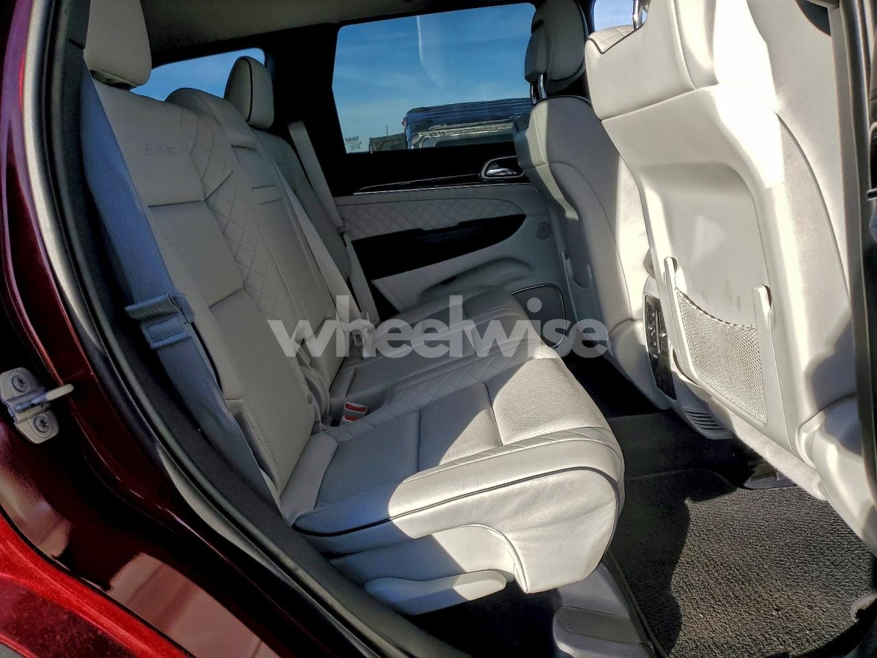 Photo 11 of 2018 JEEP GRAND CHEROKEE SUMMIT (VIN 1C4RJFJT4JC142545)