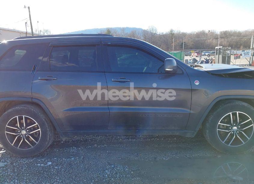 Photo 13 of 2017 Jeep Grand CHEROKEE TRAILHAWK 4X4 (VIN 1C4RJFLG1HC954136)