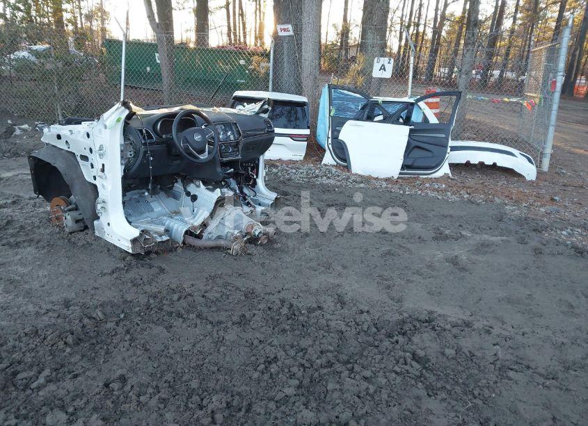 Photo 3 of 2019 Jeep Grand CHEROKEE TRAILHAWK 4X4 (VIN 1C4RJFLG1KC613150)