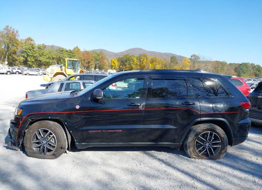 Photo 15 of 2018 Jeep Grand CHEROKEE TRAILHAWK 4X4 (VIN 1C4RJFLG2JC433464)