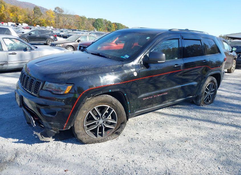 Photo 2 of 2018 Jeep Grand CHEROKEE TRAILHAWK 4X4 (VIN 1C4RJFLG2JC433464)