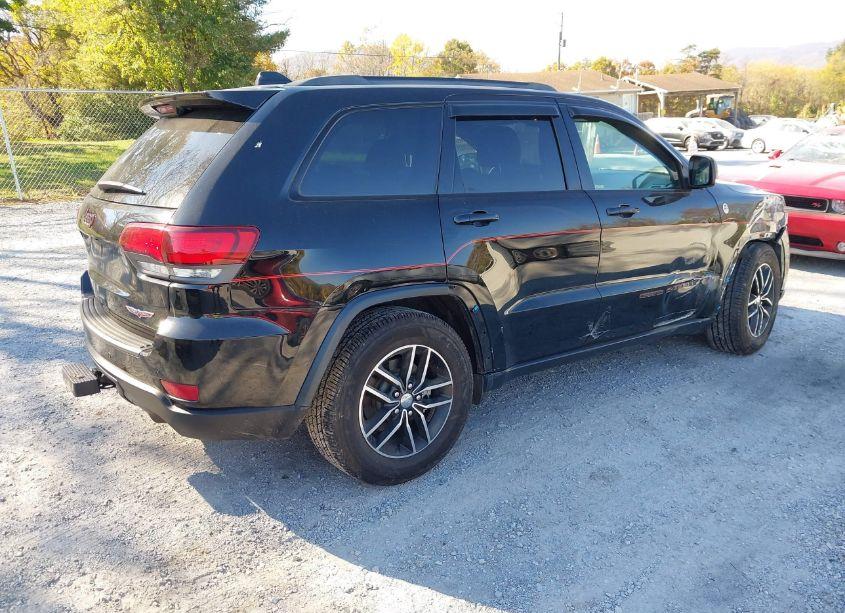 Photo 4 of 2018 Jeep Grand CHEROKEE TRAILHAWK 4X4 (VIN 1C4RJFLG2JC433464)