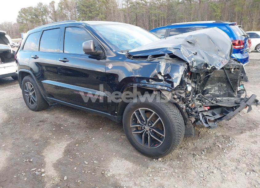 2017 Jeep Grand CHEROKEE TRAILHAWK 4X4 (VIN 1C4RJFLG3HC621968) main photo