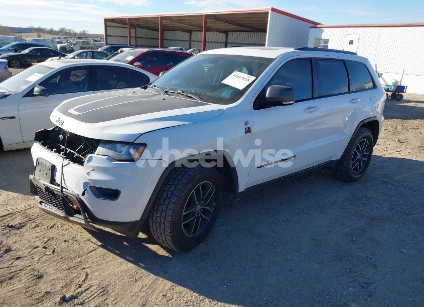 Photo 2 of 2017 Jeep Grand CHEROKEE TRAILHAWK 4X4 (VIN 1C4RJFLG3HC637412)