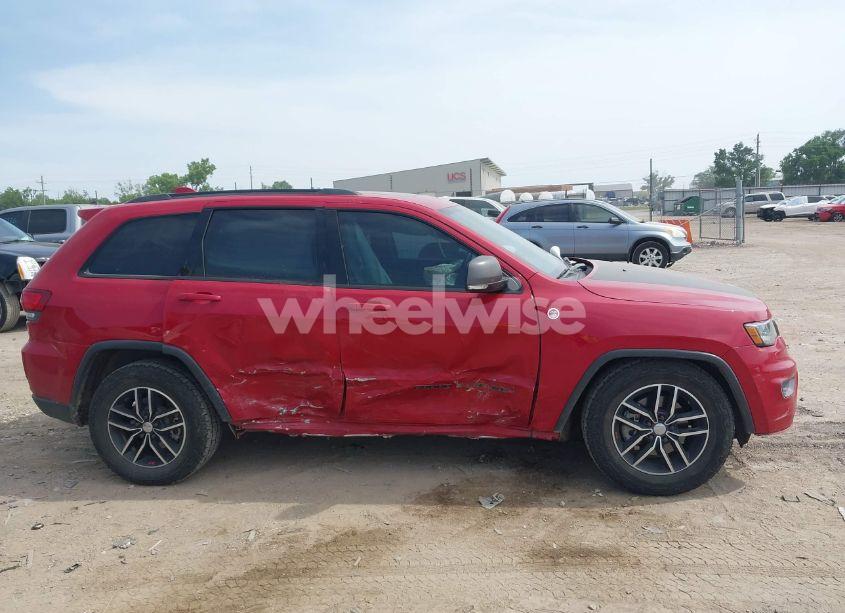 Photo 13 of 2018 Jeep Grand CHEROKEE TRAILHAWK 4X4 (VIN 1C4RJFLG3JC277015)