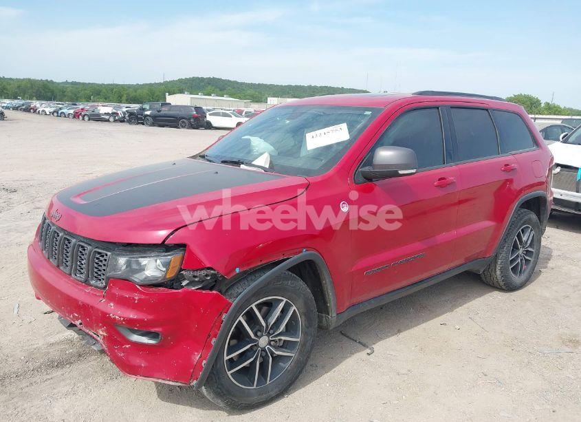 Photo 2 of 2018 Jeep Grand CHEROKEE TRAILHAWK 4X4 (VIN 1C4RJFLG3JC277015)