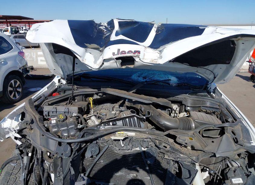 Photo 10 of 2018 Jeep Grand CHEROKEE TRAILHAWK 4X4 (VIN 1C4RJFLG5JC113474)