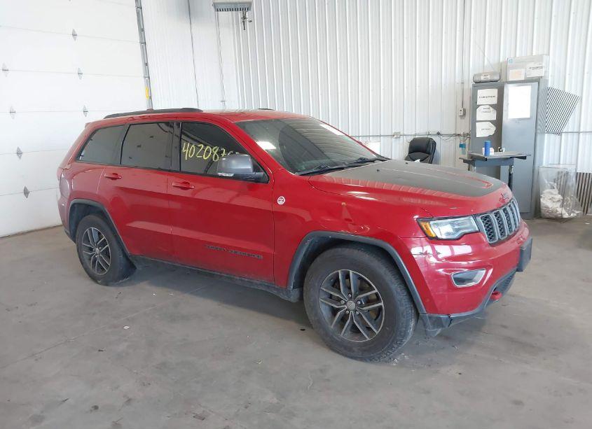 2017 Jeep Grand CHEROKEE TRAILHAWK 4X4 (VIN 1C4RJFLG6HC665172) main photo