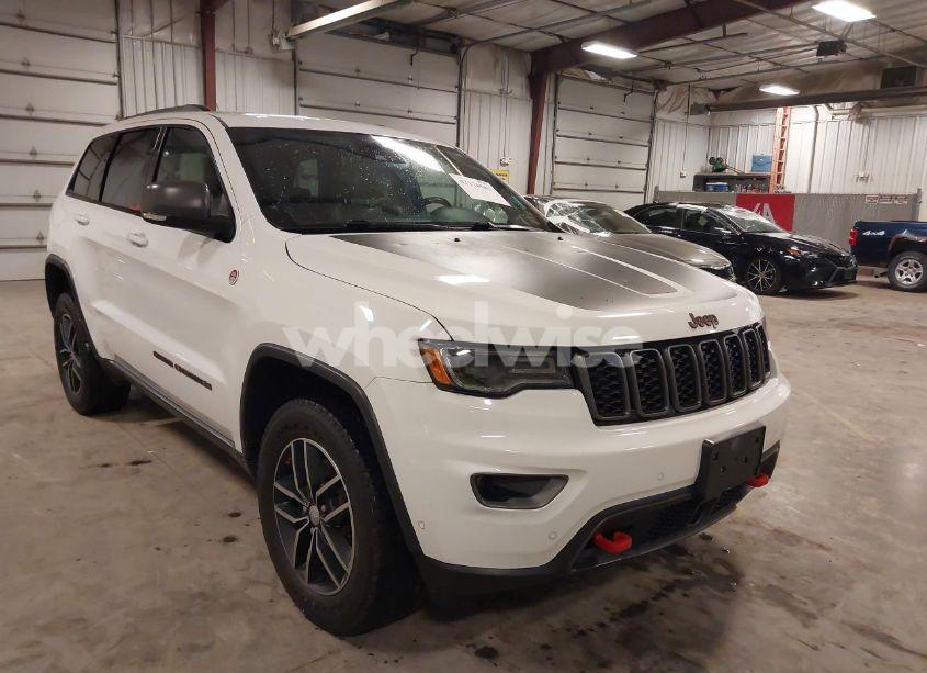 2017 Jeep Grand CHEROKEE TRAILHAWK 4X4 (VIN 1C4RJFLG7HC712208) main photo