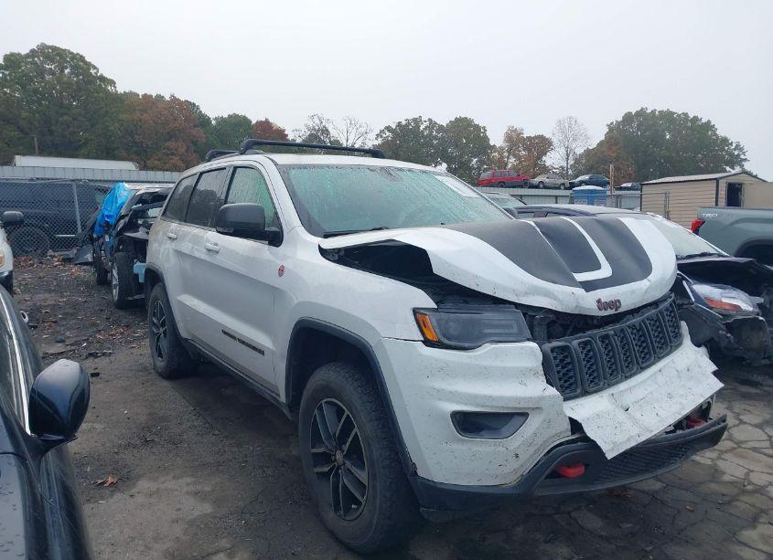2017 Jeep Grand CHEROKEE TRAILHAWK 4X4 (VIN 1C4RJFLG7HC803608) main photo