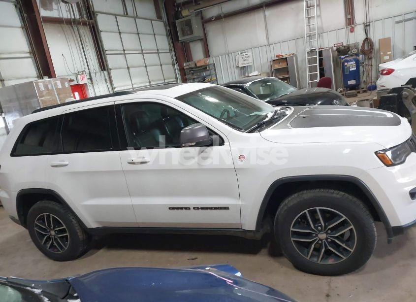 Photo 13 of 2017 Jeep Grand CHEROKEE TRAILHAWK 4X4 (VIN 1C4RJFLG8HC688548)