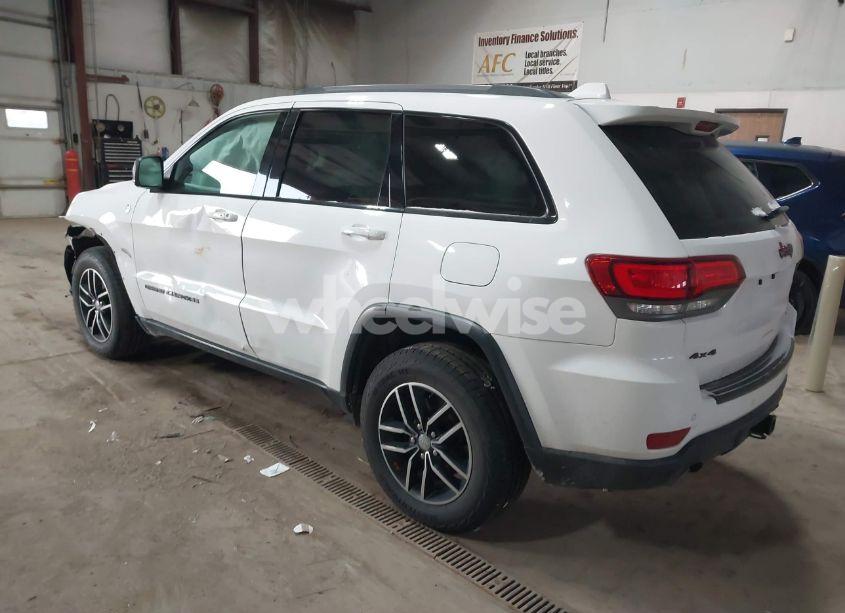 Photo 3 of 2017 Jeep Grand CHEROKEE TRAILHAWK 4X4 (VIN 1C4RJFLG8HC688548)