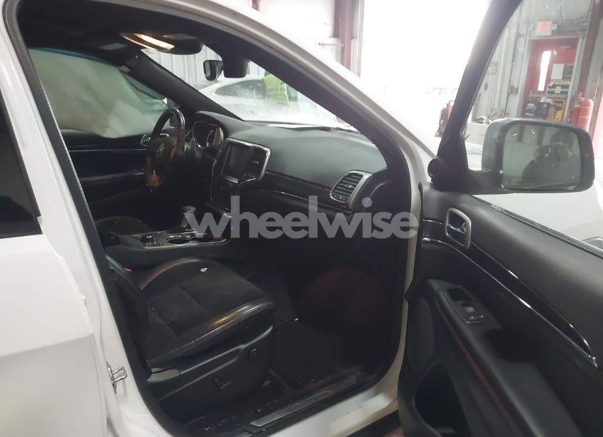 Photo 5 of 2017 Jeep Grand CHEROKEE TRAILHAWK 4X4 (VIN 1C4RJFLG8HC688548)