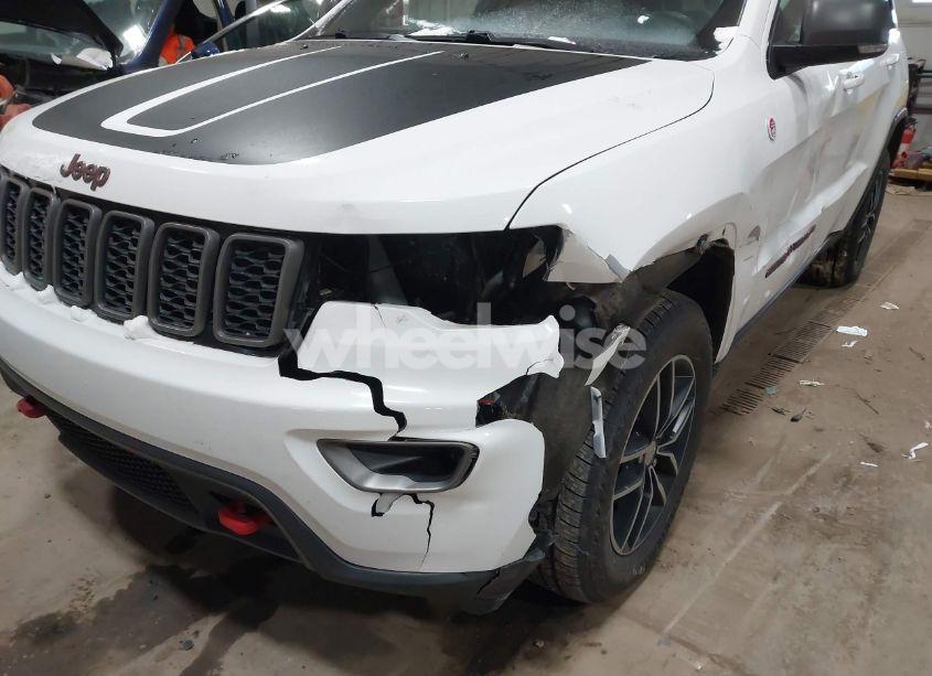 Photo 6 of 2017 Jeep Grand CHEROKEE TRAILHAWK 4X4 (VIN 1C4RJFLG8HC688548)