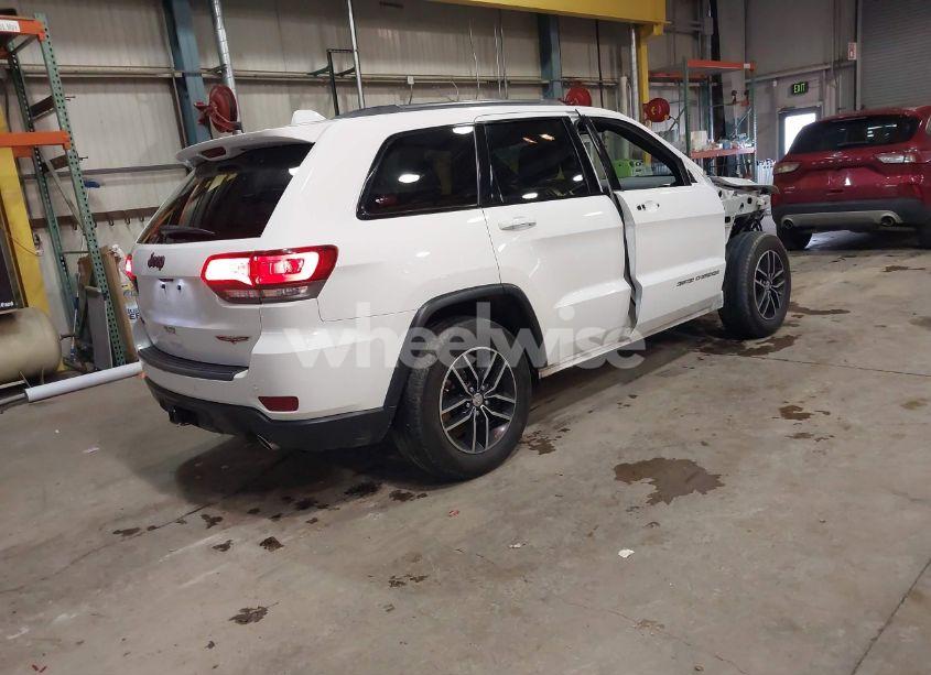 Photo 4 of 2018 Jeep Grand CHEROKEE TRAILHAWK 4X4 (VIN 1C4RJFLG8JC267810)