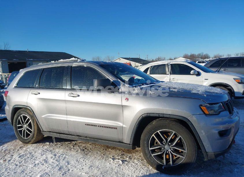 Photo 13 of 2017 Jeep Grand CHEROKEE TRAILHAWK (VIN 1C4RJFLT4HC657682)