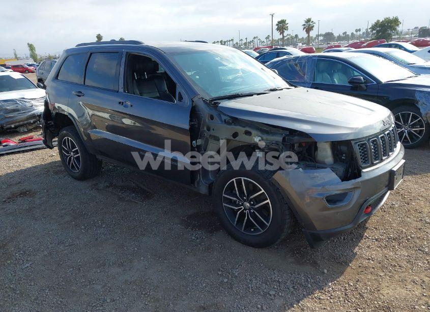 2017 Jeep Grand CHEROKEE TRAILHAWK 4X4 (VIN 1C4RJFLT8HC803615) main photo