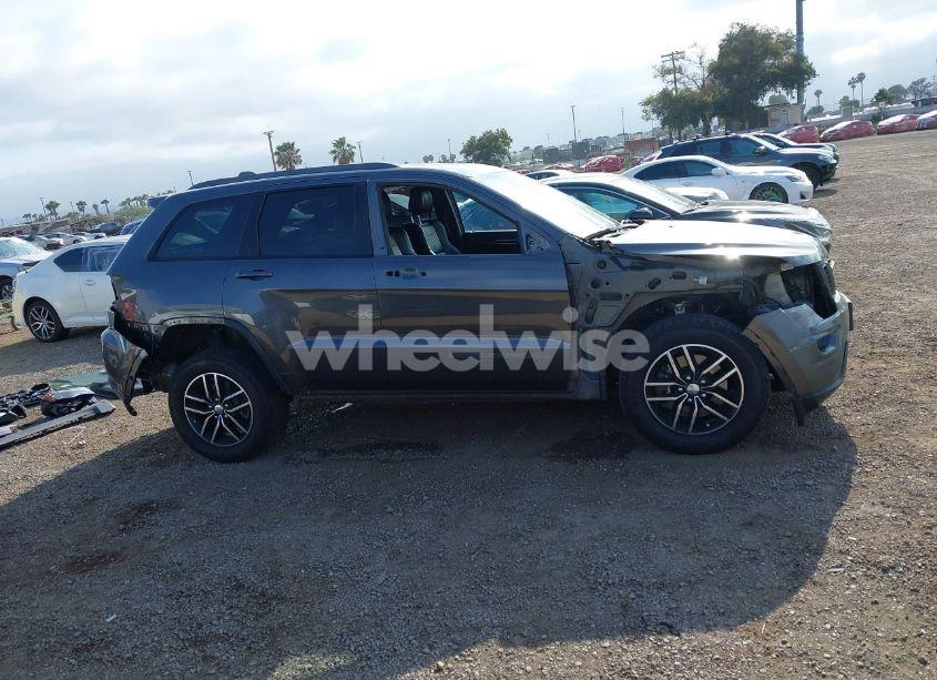 Photo 14 of 2017 Jeep Grand CHEROKEE TRAILHAWK 4X4 (VIN 1C4RJFLT8HC803615)