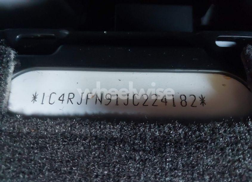 Photo 9 of 2018 Jeep Grand CHEROKEE TRACKHAWK 4X4 (VIN 1C4RJFN91JC224182)